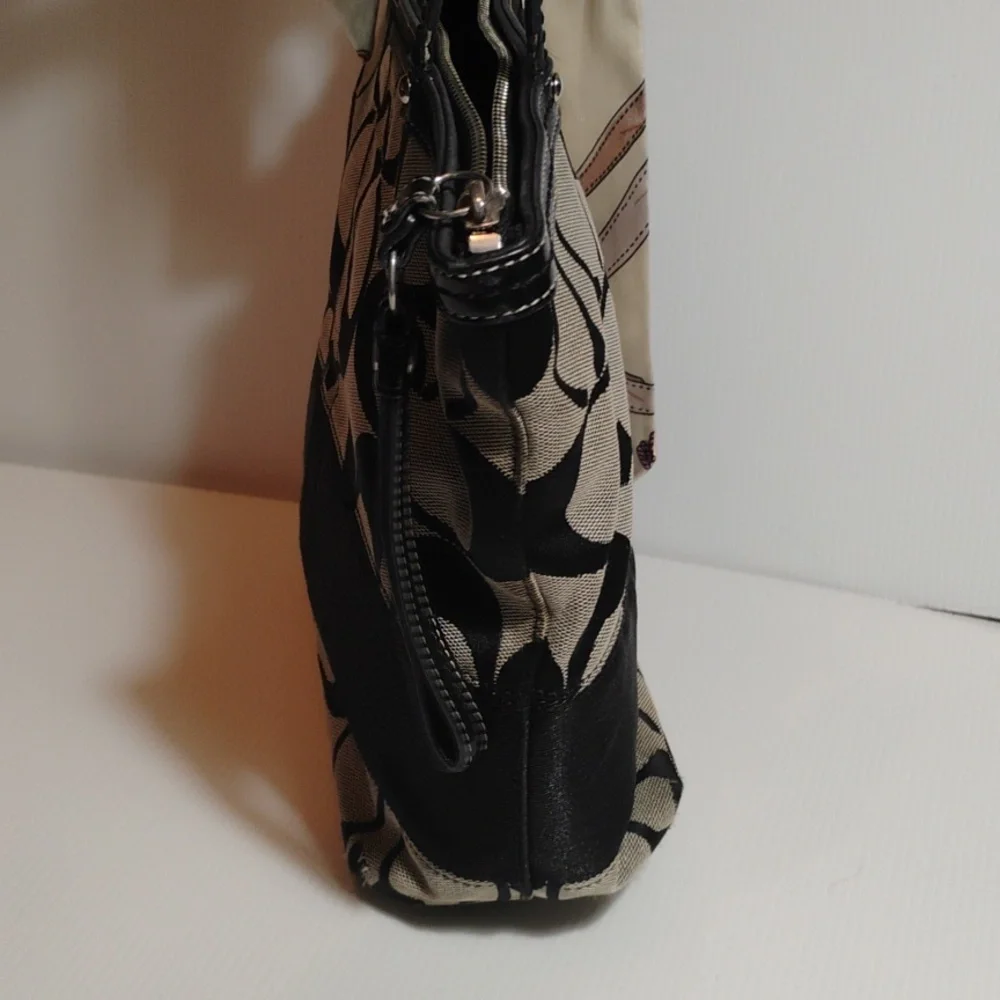 Coach signature monogram Black and Cream Tote shoulder Bag